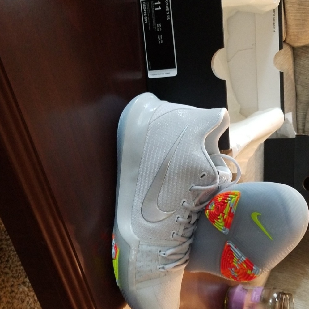 Kyrie 3 rise to shine
